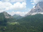 Tam vzadu je Passo Stualanza.